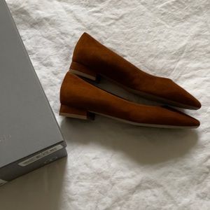 BNIB cognac suede Aquatalia Penina flats